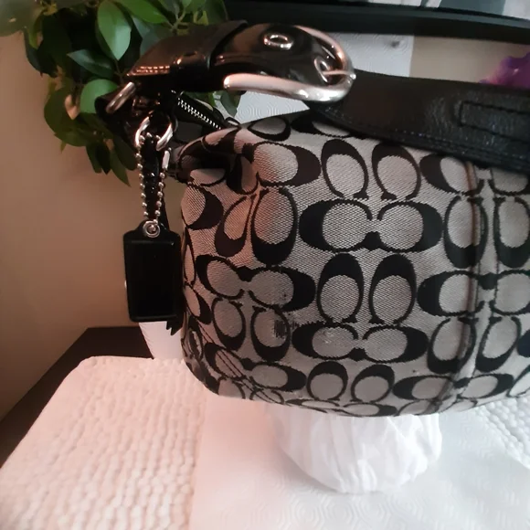 Coach purses - Picture 12 of 16